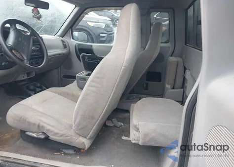 2000 Mazda B3000 from USA, damaged, VIN 4F4YR16B5YDM10702